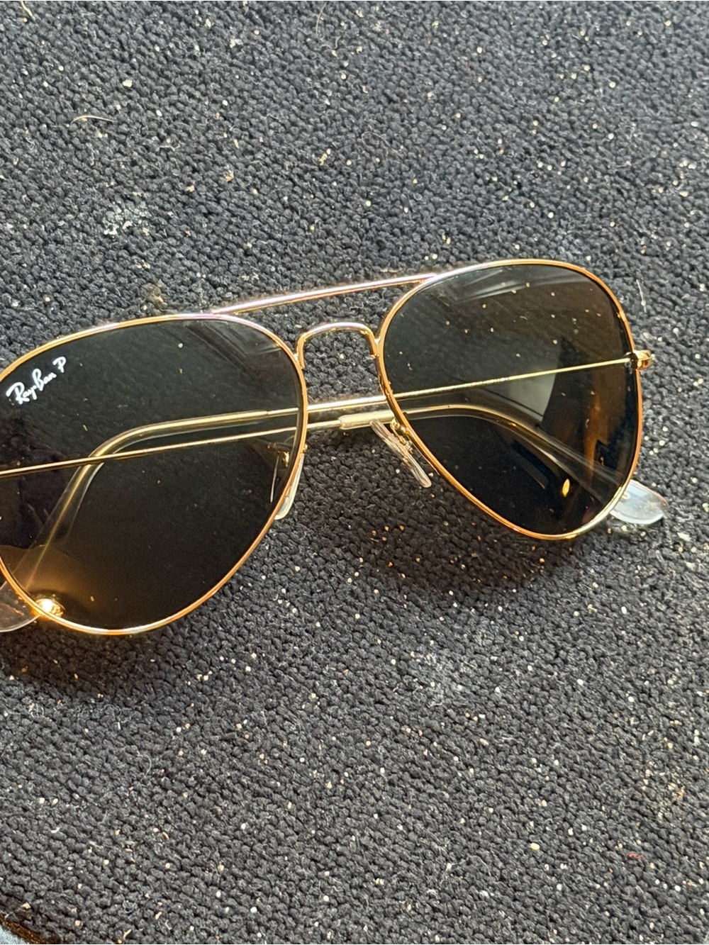 Ray-Ban Aviator Classic Polarized Sunglasses - Gold Frame with Green Lenses - Picture 3 of 11